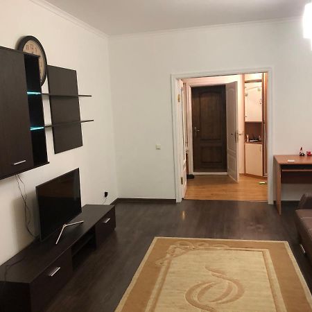 Затишна 2Х Кімнатна Квартира Біля Метро Академмістечко Kijów Zewnętrze zdjęcie